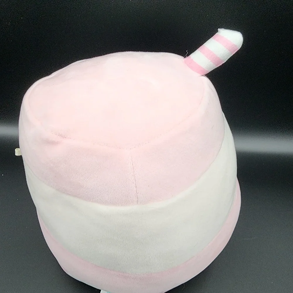 Squishmallows Amelie the Strawberry Milk‎ 8